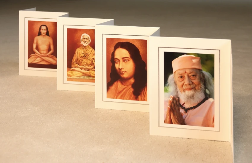 Large Folded Travel Altar - Image 2